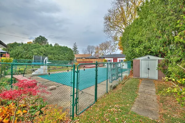 Niagara Falls, ON L2J 2X8,3283 KENWOOD CT