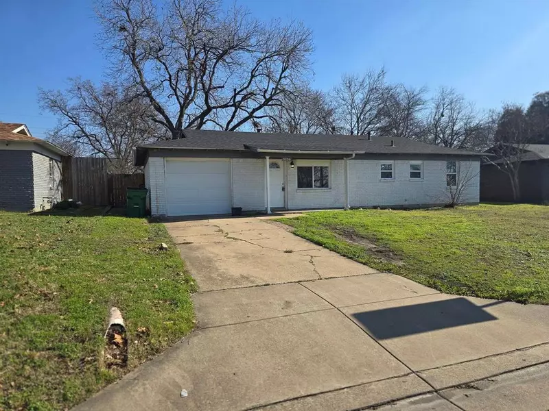 3736 Layton Avenue, Haltom City, TX 76117