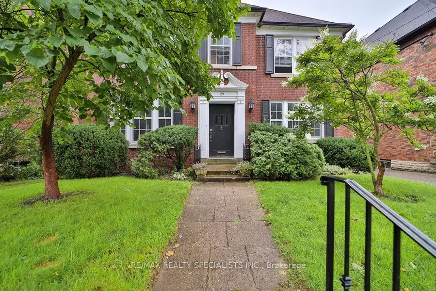 29 Whitehall RD, Toronto C09, ON M4W 2C5