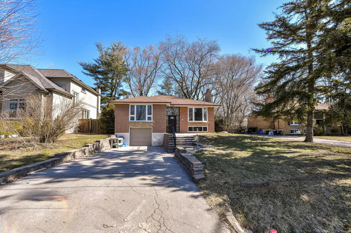 Oakville, ON L6L 4V6,445 Willis DR