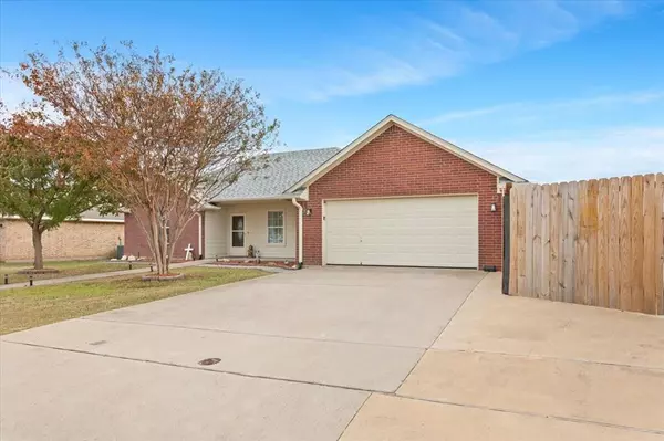 Hewitt, TX 76643,167 Pearl Drive