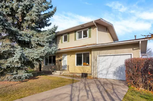 720 Hunts PL Northwest, Calgary, AB T2K 4J4