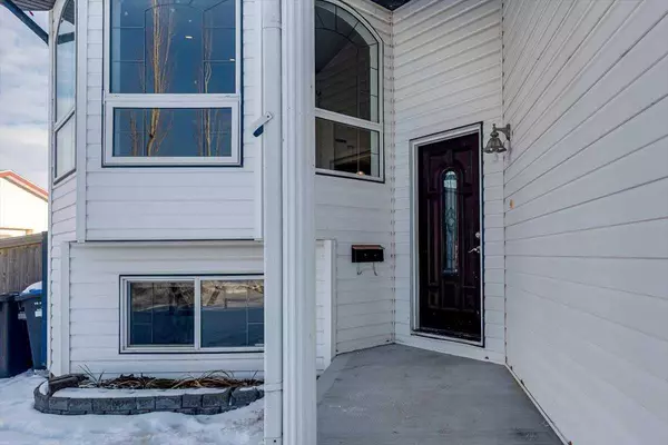 Sylvan Lake, AB T4S 2K3,12 Hagerman Close