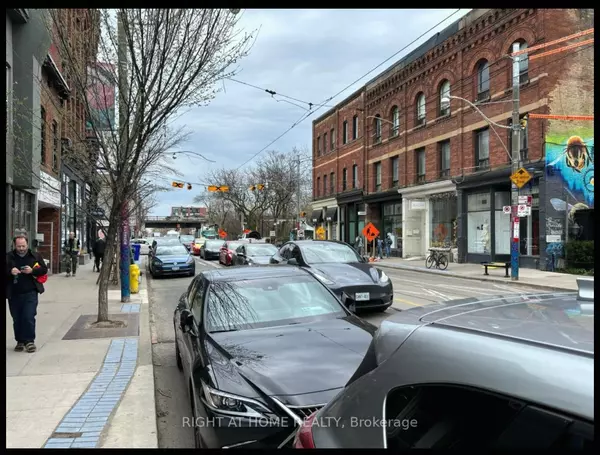 Toronto E01, ON M4M 1H4,782 Queen ST E