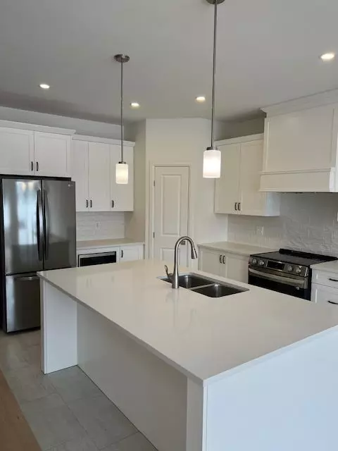 Stittsville - Munster - Richmond, ON K0A 2Z0,10 COCKBURN ST #B