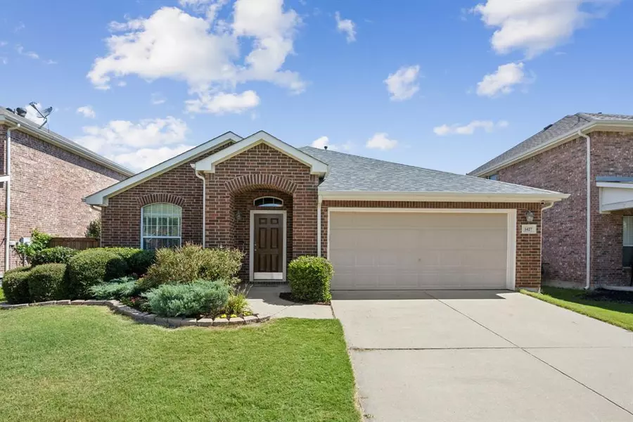 1427 Sparrow Drive, Little Elm, TX 75068