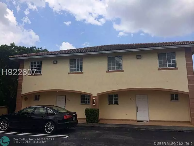 6759 NW 182nd St  #102, Hialeah, FL 33015