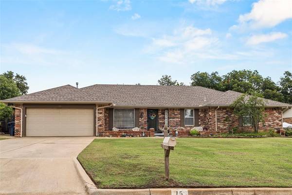 15 Crown Point, Shawnee, OK 74804