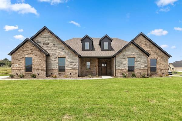 200 Ash Court, Weatherford, TX 76085