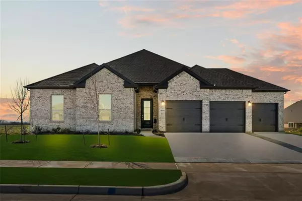 4026 Eagles Bluff Road, Midlothian, TX 76065