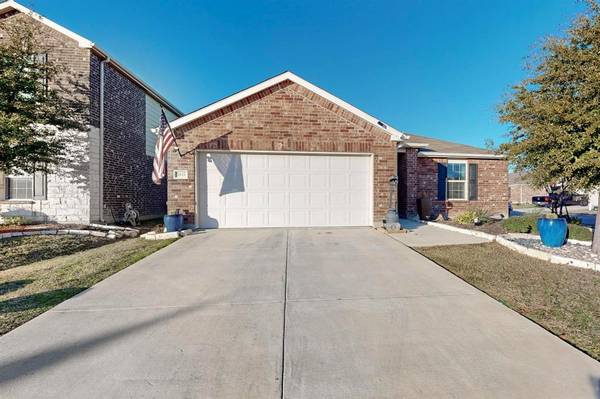 1833 Waggoner Drive, Aubrey, TX 76227