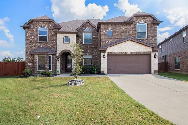 1652 Scarlet Crown Drive, Fort Worth, TX 76177