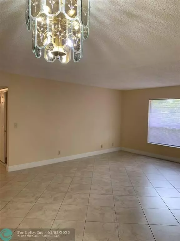 Pompano Beach, FL 33066,2700 Carambola Cir  #2700