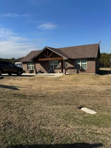 2402 Fox Court, Granbury, TX 76048