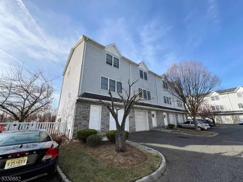 Lodi Boro, NJ 07644,124 Home Pl #9