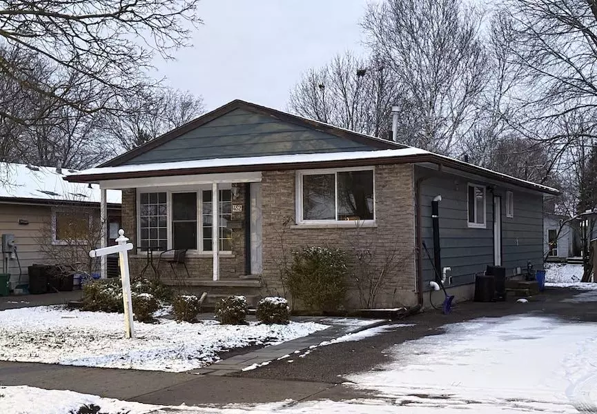 Waterloo, ON N2L 5N5,452 Midwood CRES