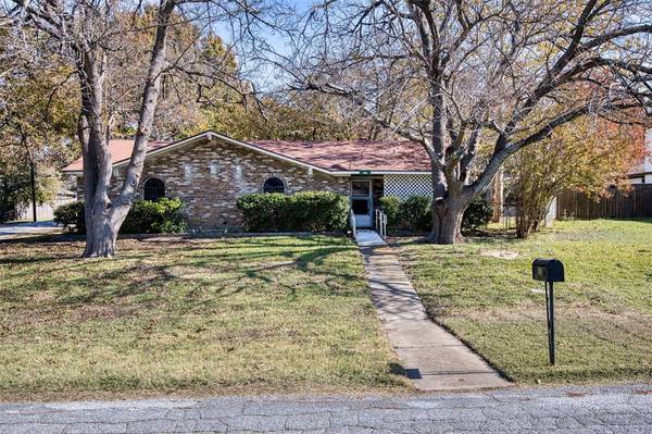 406 Rickey Canyon Avenue, Desoto, TX 75115