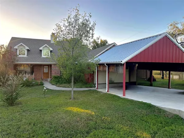 330 Cumberland Trail, Runaway Bay, TX 76458