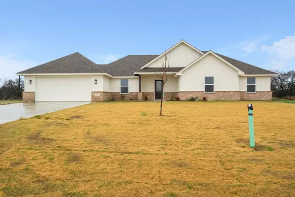 272 Yawney Drive, Lipan, TX 76462