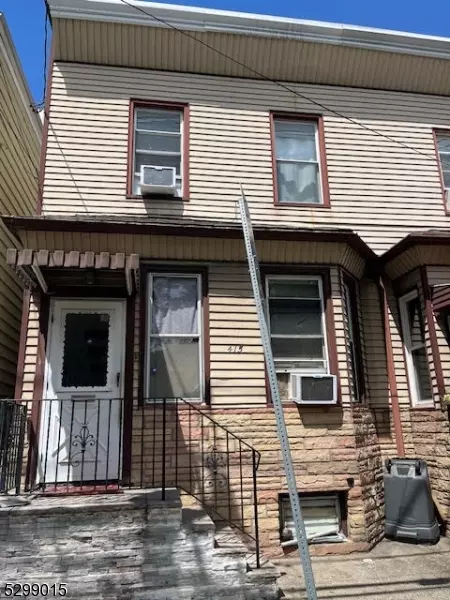 415 Lafayette St, Newark City, NJ 07105