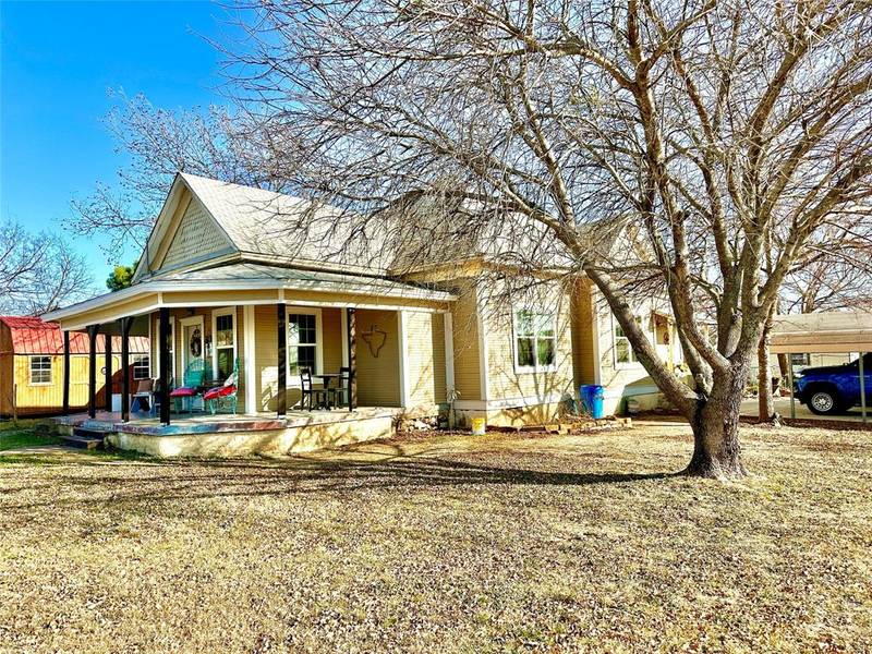 319 W Lampasas Street, Lometa, TX 76853