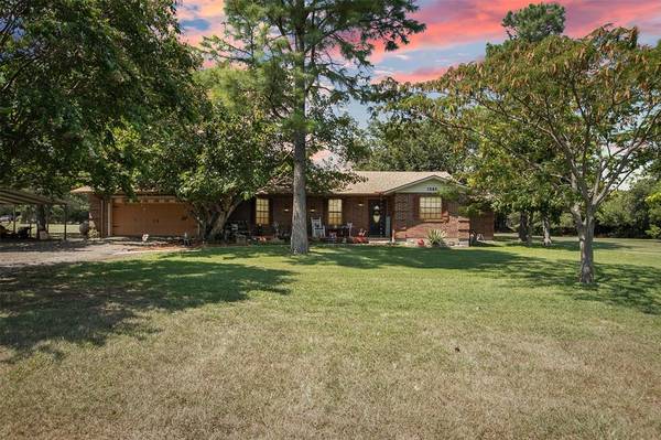 1589 Highland Circle, Springtown, TX 76082