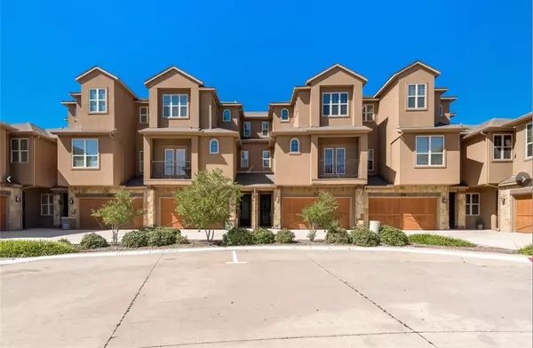 2630 Villa Di Lago Drive #3, Grand Prairie, TX 75054