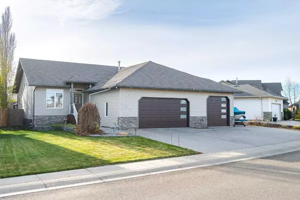 2015 63 AVE, Lloydminster, AB T9V 3K2