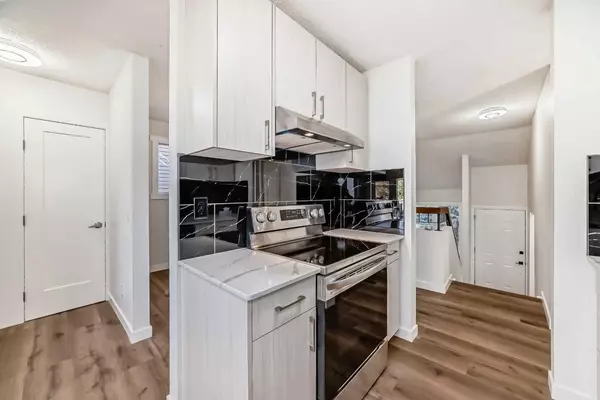 Calgary, AB T3K 1L1,56 Bedford CIR Northeast