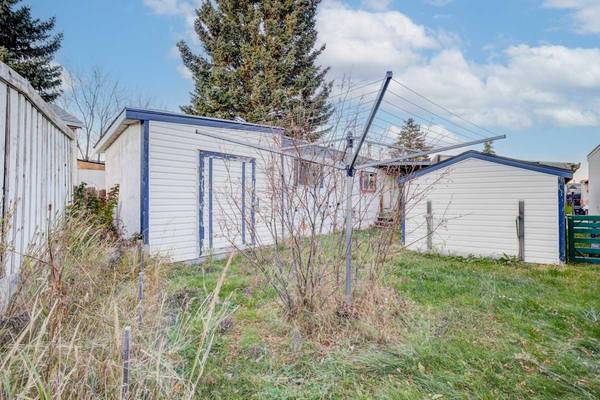 Calgary, AB T3B 5N9,3223 83 ST Northwest #361