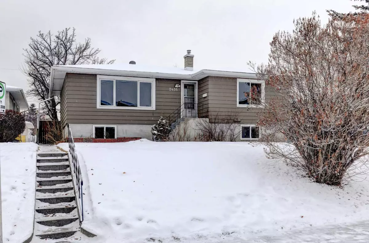 Calgary, AB T2M 3Y2,2435 23 ST Northwest