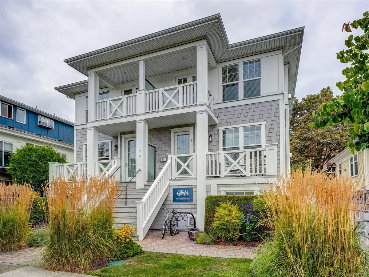 Victoria, BC V8V 2Z2,1016 Southgate St #6