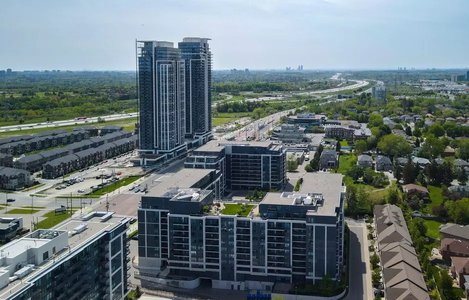 372 Highway 7 ST E #725, Richmond Hill, ON L4B 0C6