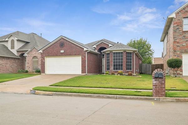 12541 Cottageville Lane,  Fort Worth,  TX 76244