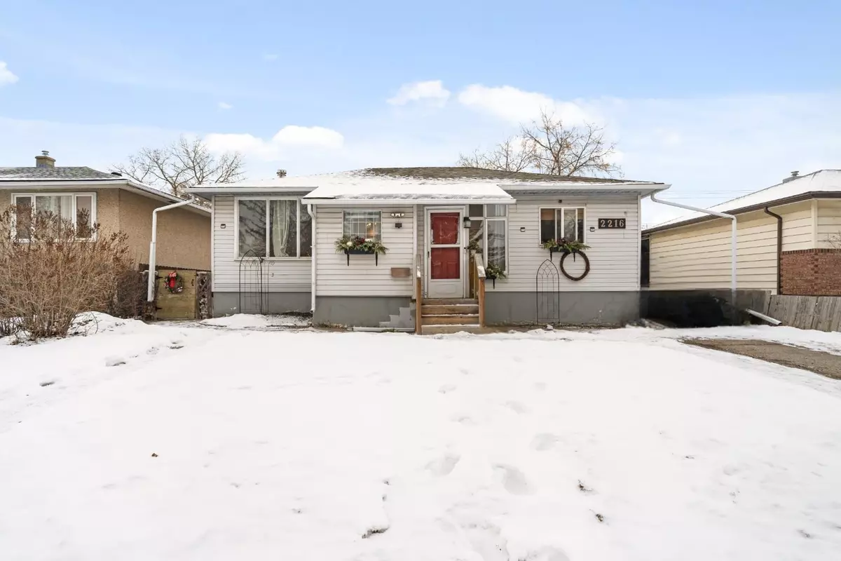 Calgary, AB T2B 1C7,2216 41 ST SE