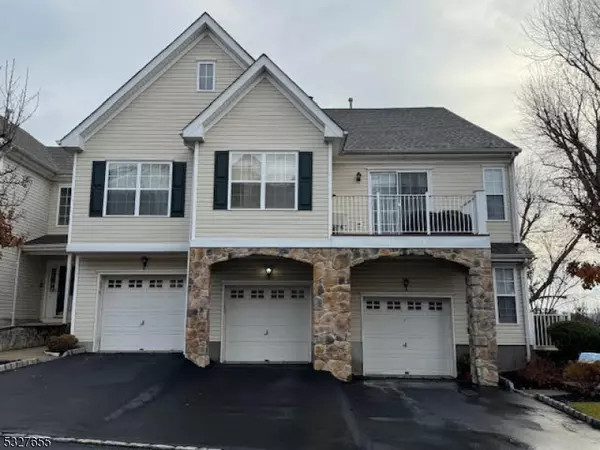 142 Mountainside Dr, Pompton Lakes Boro, NJ 07442