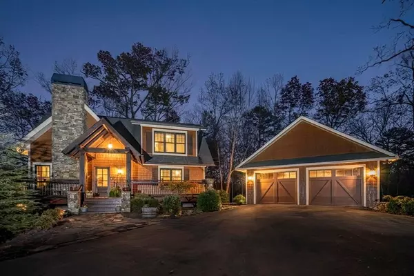 2634 Mountain Tops Road, Blue Ridge, GA 30513