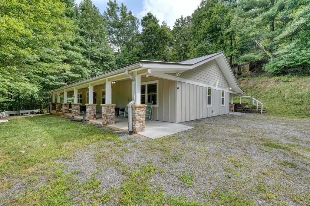 Hiawassee, GA 30546,3984 Hickory Nut Road