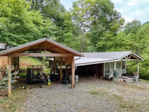 Hiawassee, GA 30546,3984 Hickory Nut Road