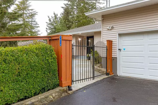 Central Saanich, BC V8M 1A1,1018 Benvenuto Ave