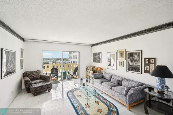 Hollywood, FL 33021,4330 Hillcrest Dr  #807