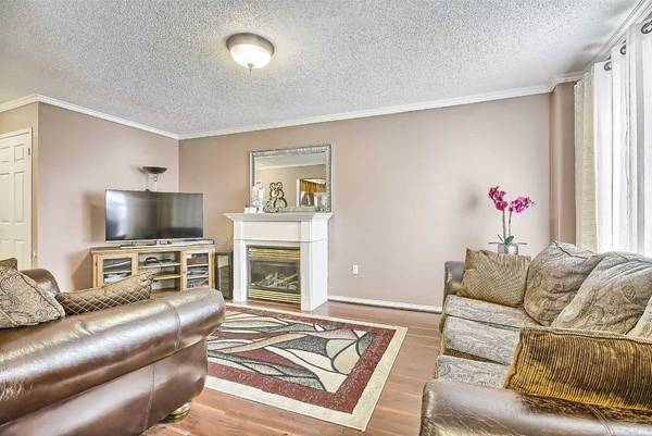 Newmarket, ON L3X 2M5,97 Clearmeadow BLVD