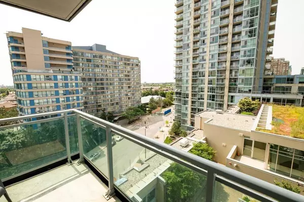 Mississauga, ON L5B 0E8,223 Webb DR #809