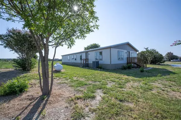 Granbury, TX 76049,5728 N Sunchase Drive