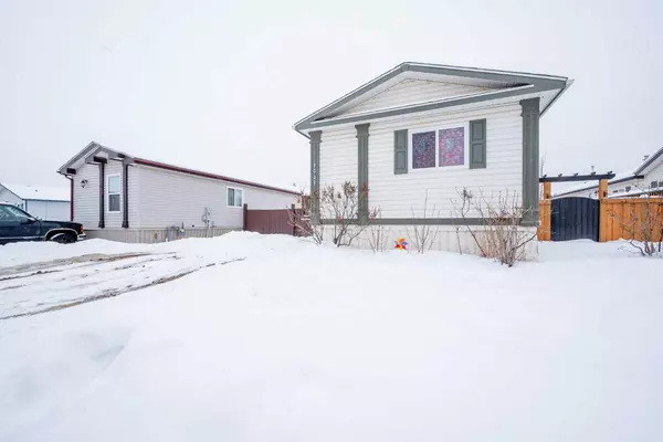 9003 85 AVE, Grande Prairie, AB T8X 0G2