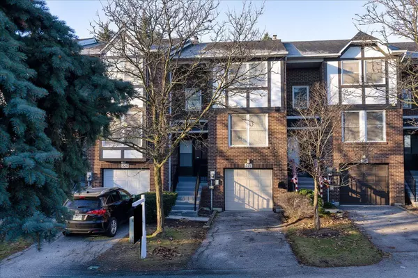 Markham, ON L3T 4T5,318 Simonston BLVD #45