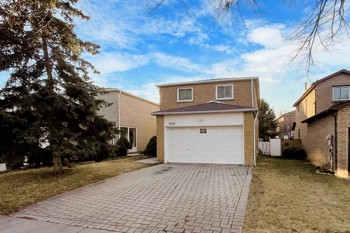 Pickering, ON L1V 6C6,1540 MARSH COURT DR