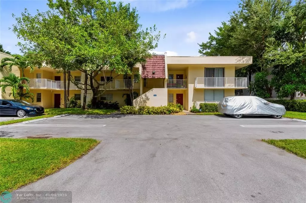 Pompano Beach, FL 33069,3145 N Palm Aire Dr  #102