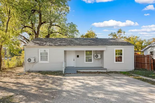 824 S Hughes Avenue, Fort Worth, TX 76103