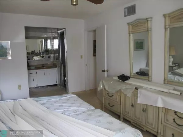 Sunny Isles Beach, FL 33160,250 180th Dr  #207